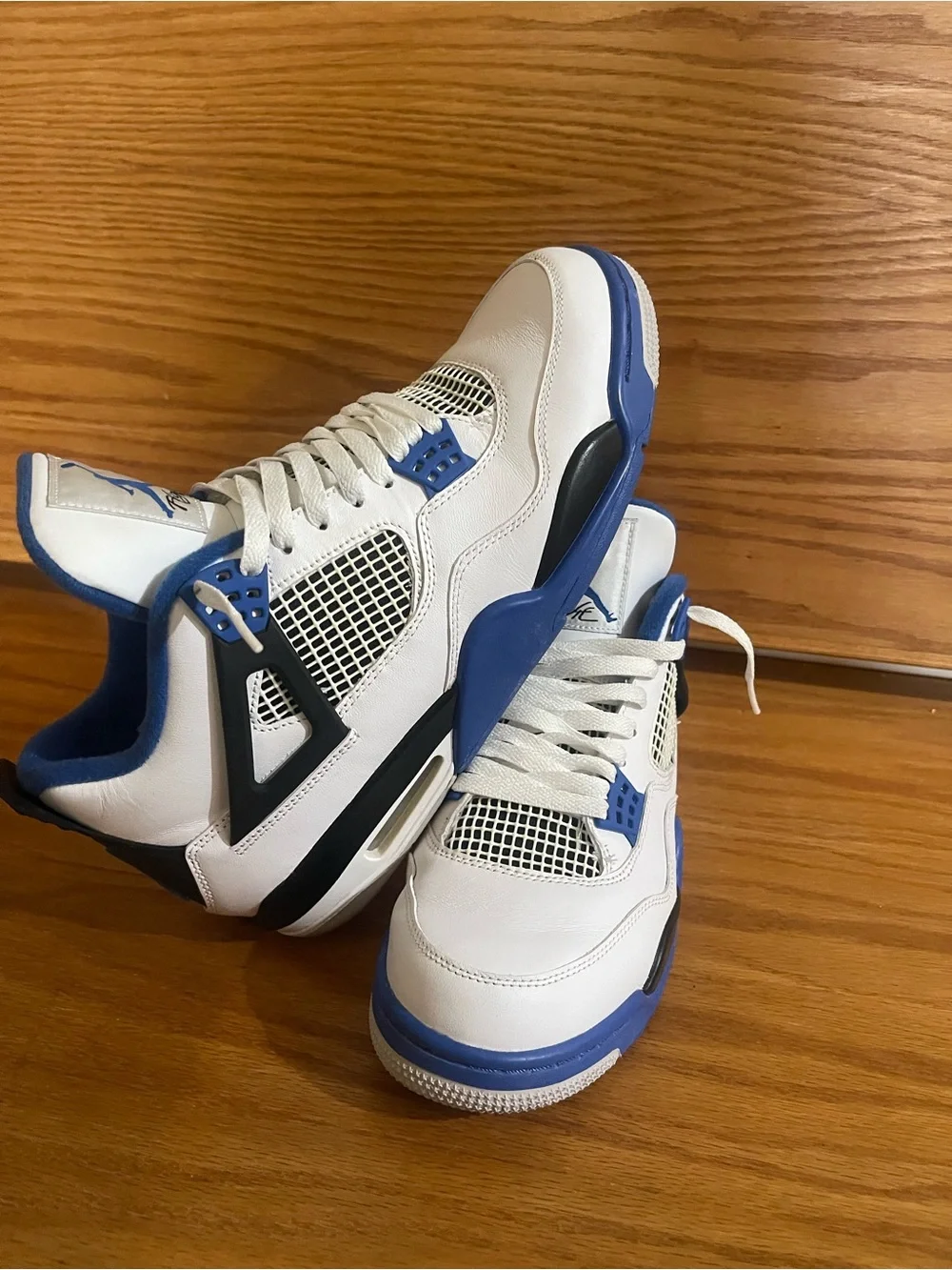 Nike White & Blue Air Jordan 4 Basketball Sneakers